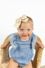 Load image into Gallery viewer, Champagne Classic Bow
