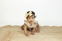 Load image into Gallery viewer, Champagne Classic Bow