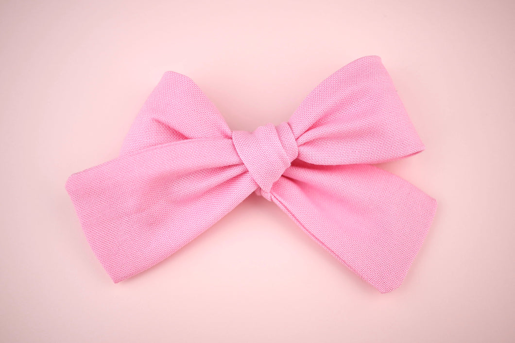 Carnation Petite Bow