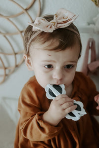 Annette Classic Bow