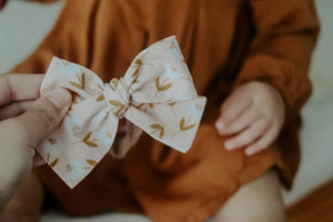 Annette Classic Bow