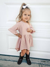 Load image into Gallery viewer, Oatmeal Plaid Classic Bow