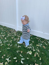 Load image into Gallery viewer, White Lace Bow