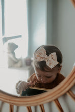 Load image into Gallery viewer, Annette Classic Bow