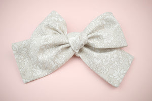 Sarah Classic Bow