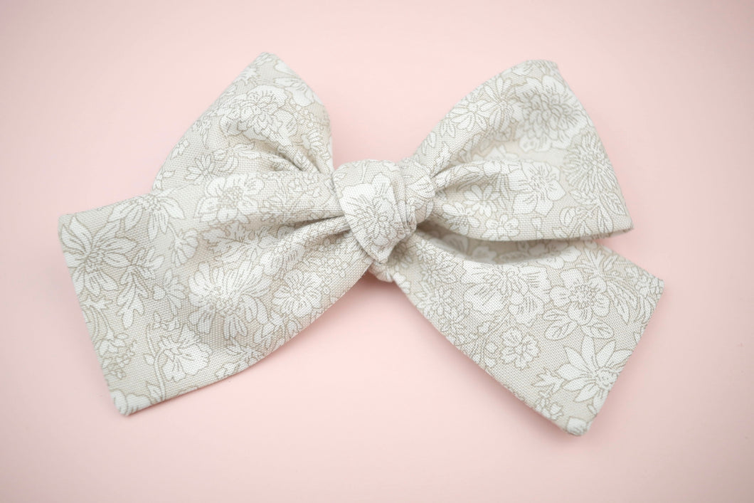 Sarah Classic Bow