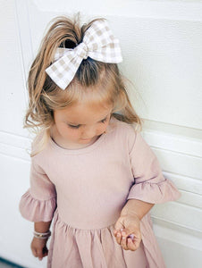 Oatmeal Plaid Classic Bow